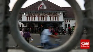 Ada Doa Kebangsaan di Monas, 13 Kereta Jarak Jauh Berhenti di Stasiun Jatinegara