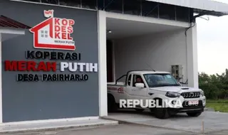 Zulkifli Hasan Tegaskan Koperasi Desa Merah Putih Bukan Pesaing Minimarket dan Warung Madura