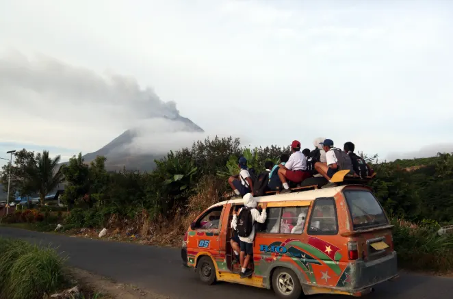Erupsi Gunung Sinabung, 615 Warga Mengungsi ke Posko Darurat