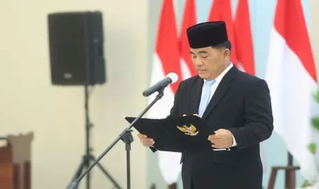 Gubernur Yulius Selvanus Lantik Tiga Pejabat Eselon II Pemprov Sulut