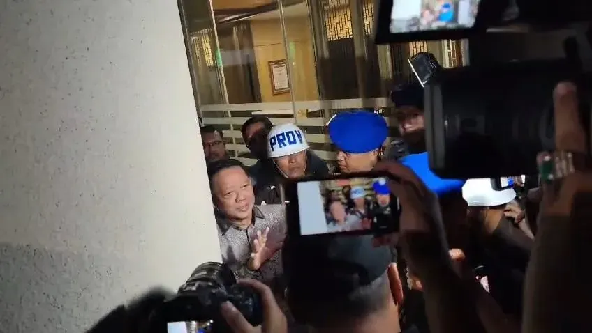 Mantan Jampidsus Febrie Adriansyah Ditahan Tanpa Rompi Pink dan Borgol