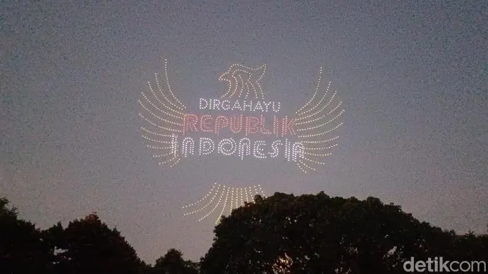 Formasi Drone hingga Atraksi Pesawat Tempur F-16 Meriahkan Merdeka Run 2026