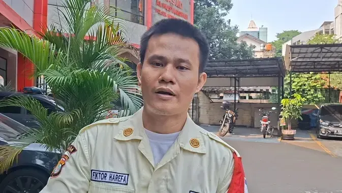 Alasan di Balik Aksi Satpam Bersujud di Hadapan Penumpang Alphard