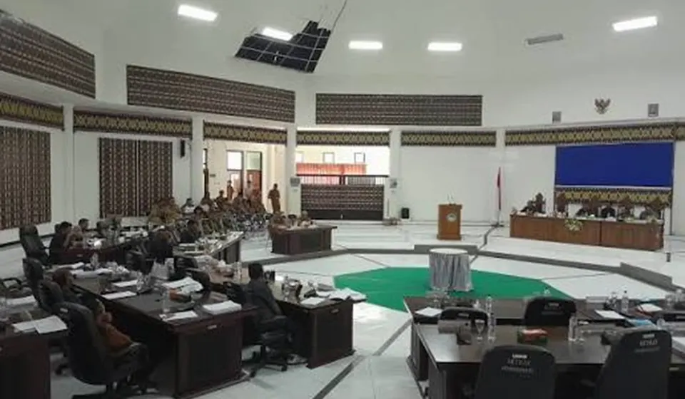 Kantor DPRD Manggarai Timur Tidak Layak Pakai Akibat Gempa Flores