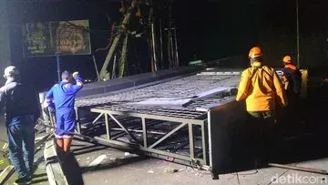 Ambruknya Videotron di Cigasong Majalengka Merenggut Nyawa Pemotor Wanita