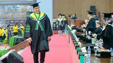 Dirut Bulog Ahmad Rizal Ramdhani Raih Gelar Doktor dari Universitas Indonesia