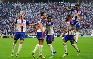 Reuni Manis Ernest Nuamah dan Kemenangan Telak Lyon atas Auxerre di Ligue 1