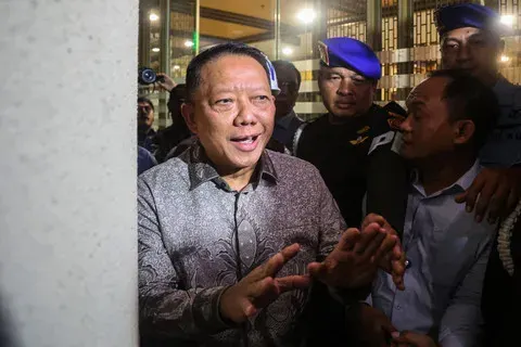 Kritik Keras Mengalir Setelah Eks Jampidsus Febrie Adriansyah Ditahan Tanpa Rompi Pink