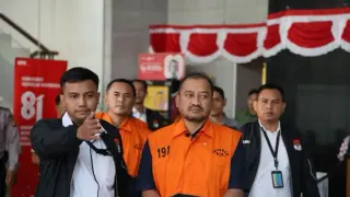 Pemerintah Wacanakan Kenaikan Hak Keuangan Kepala Daerah di Tengah Maraknya OTT KPK