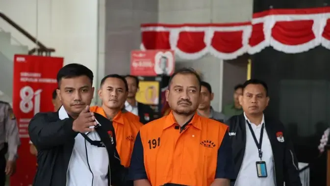 Pemerintah Wacanakan Kenaikan Hak Keuangan Kepala Daerah di Tengah Maraknya OTT KPK