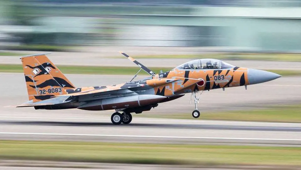 Insiden Jet Tempur F-15 Patah Roda di Landasan Pacu Bandara Naha