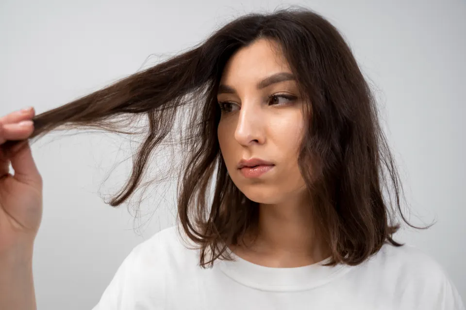 Langkah Menjaga Kesegaran Kulit Kepala Melalui 15 Tips Mengatasi Rambut Bau