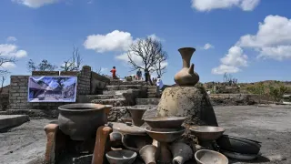 Rumah Adat Sade Terbakar, Apa yang Sebenarnya Hilang?