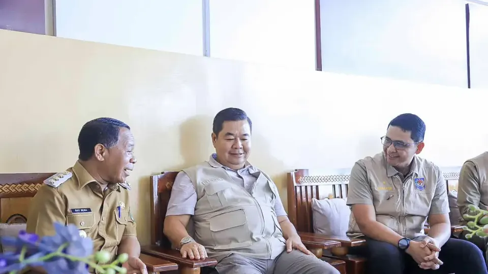 Gempa M 7,7 RusDokumen Warga Flores, Kemendagri Bawa Peralatan Cetak KTP