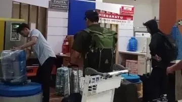 KPK Geledah Rumah Kadis PUPR Kota Bengkulu Selama Sembilan Jam dan Sita Lima Koper
