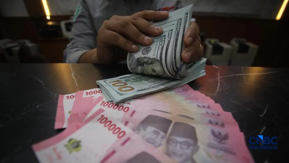 Rupiah Ditutup Melesat 0,48% ke Rp17.740 per Dolar AS