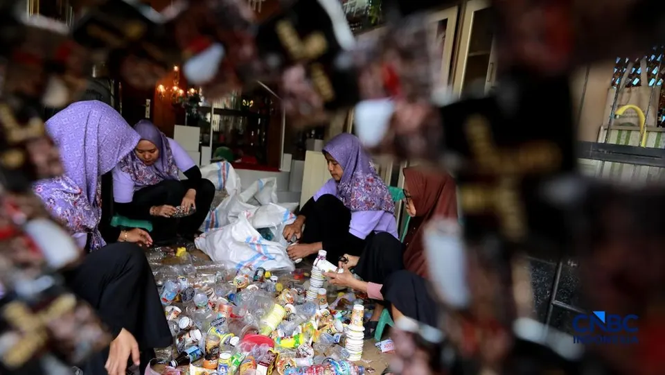 BRIN Ubah Residu Sampah Plastik Menjadi Bahan Bakar Cair Setara Solar di Bantul