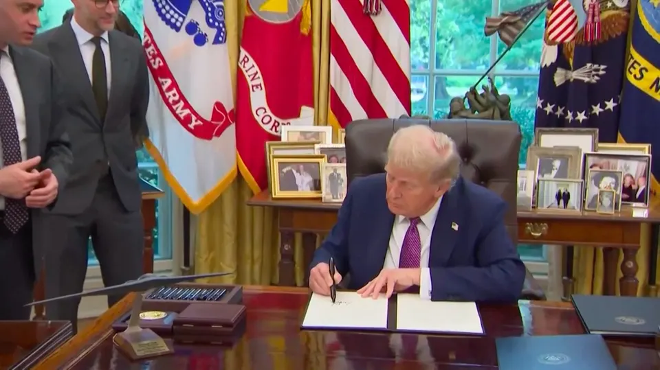 Trump Teken Perintah Eksekutif Baru Batasi Kewarganegaraan Anak Warga Asing