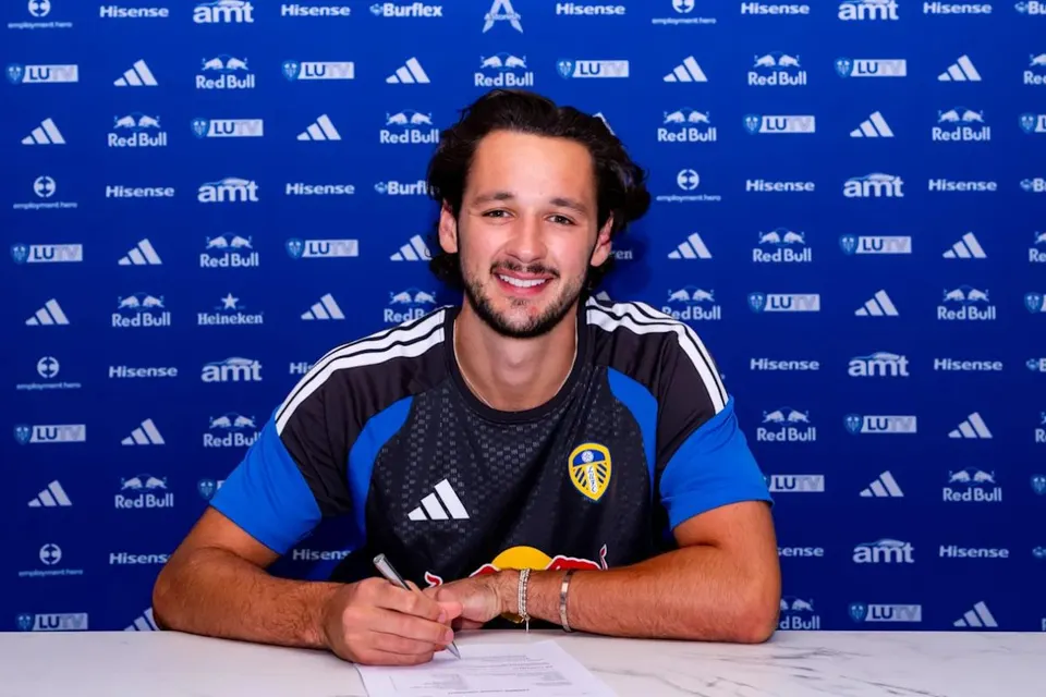 Leeds United Resmi Rekrut James Trafford sebagai Kiper Inggris Termahal