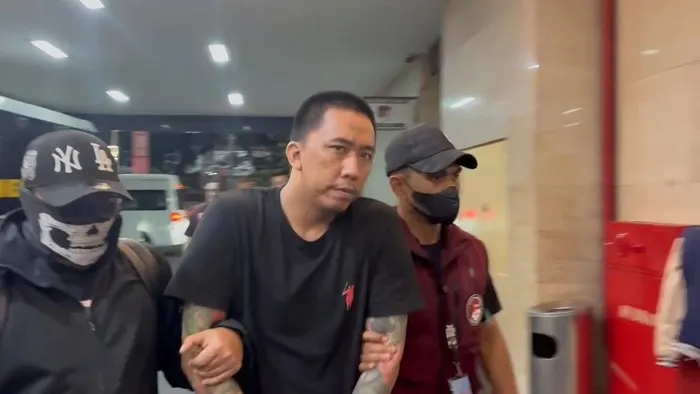 Tampang Napi Narkoba Bayu Wicaksono Tiba di Bareskrim Usai Ditangkap di Myanmar