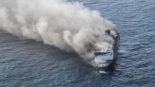 Cerita Penyelamatan Diri Sopir Logistik Saat Kebakaran KM Mutiara Sentosa 2
