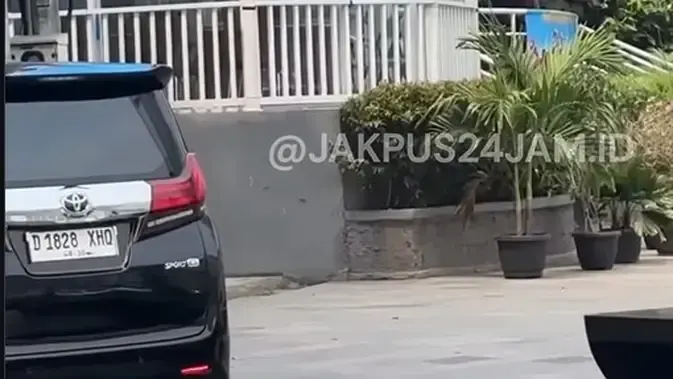 Cekcok di Jalan Ungkap Dugaan Pelat Palsu Mobil Mewah Penumpang Polisi