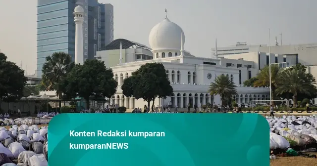 Foto, Salat Istisqa di Masjid Al-Azhar, Memohon Hujan di Tengah Kebakaran Hutan