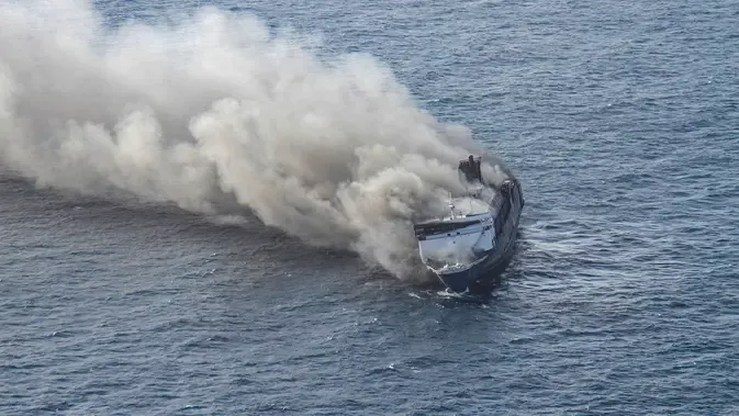 Kebakaran KM Mutiara Sentosa 2 di Perairan Sumenep, Lima Tewas dan Puluhan Hilang