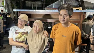 Pedagang Korban Bentrokan Menteng Terima Bantuan Gerobak Baru untuk Kembali Berjualan