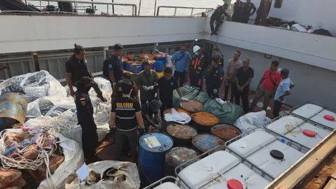 Kapal di Laut Kepri Selundupkan 2,6 Ton Narkoba Cair Pakai Ruangan Tersembunyi