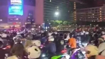 Polisi Bubarkan Kerumunan Pemotor yang Bikin Macet Jalan Protokol Jakarta