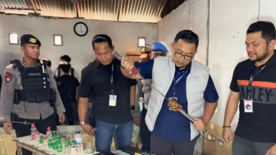 Polisi Gerebek Sarang Narkoba, Ibu Rumah Tangga Diduga Jadi Bandar