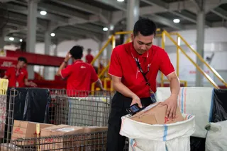 Lonjakan E-Commerce Kawasan Asia Tenggara Dorong Rekor Pengiriman Global J&T Express