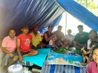 Derita Korban Gempa NTT di Tenda Gelap Tanpa Uluran Pemerintah