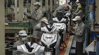 PMI Manufaktur Pulih ke Zona Ekspansif, Prospek Penyerapan Tenaga Kerja Masih Terbatas