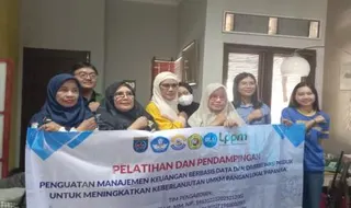 UPNVJ Dampingi UMKM Papandra Depok Susun Strategi Diversifikasi dan Keuangan
