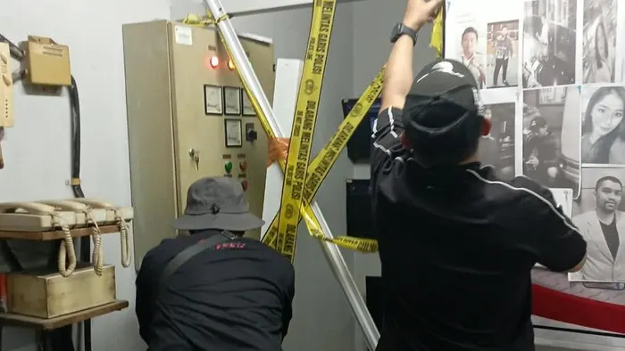 Bareskrim Lepas Police Line dan CCTV di B Fashion 'Sarang' Narkoba