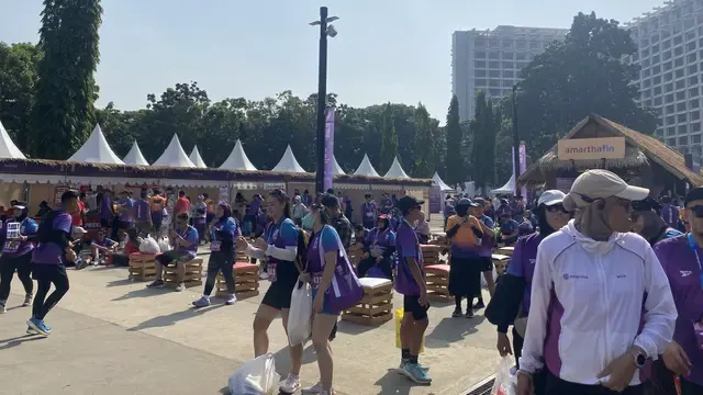 Peserta Lari Terganggu Abu Anak Krakatau, Debu Masuk Sepatu dan Kaca Mata