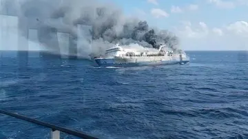 Tim SAR Gabungan Evakuasi 236 Korban Kebakaran KMP Mutiara Sentosa 2 di Perairan Sumenep