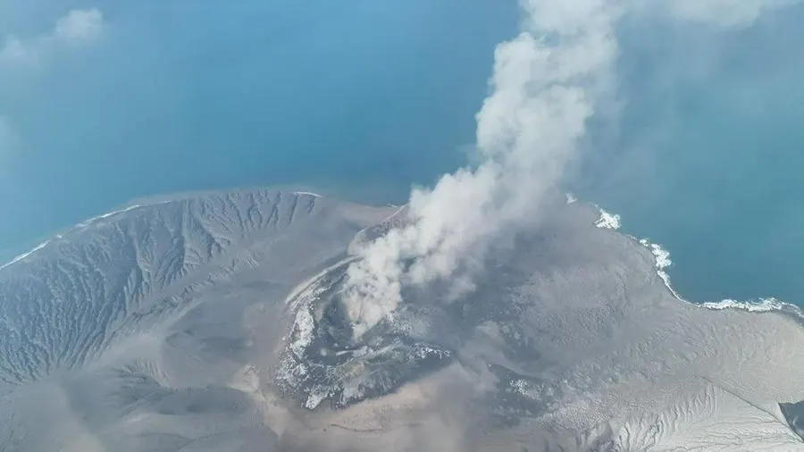 Anak Krakatau Erupsi, Penerbangan Kacau! Ekonomi RI Bisa Susut 0,003%