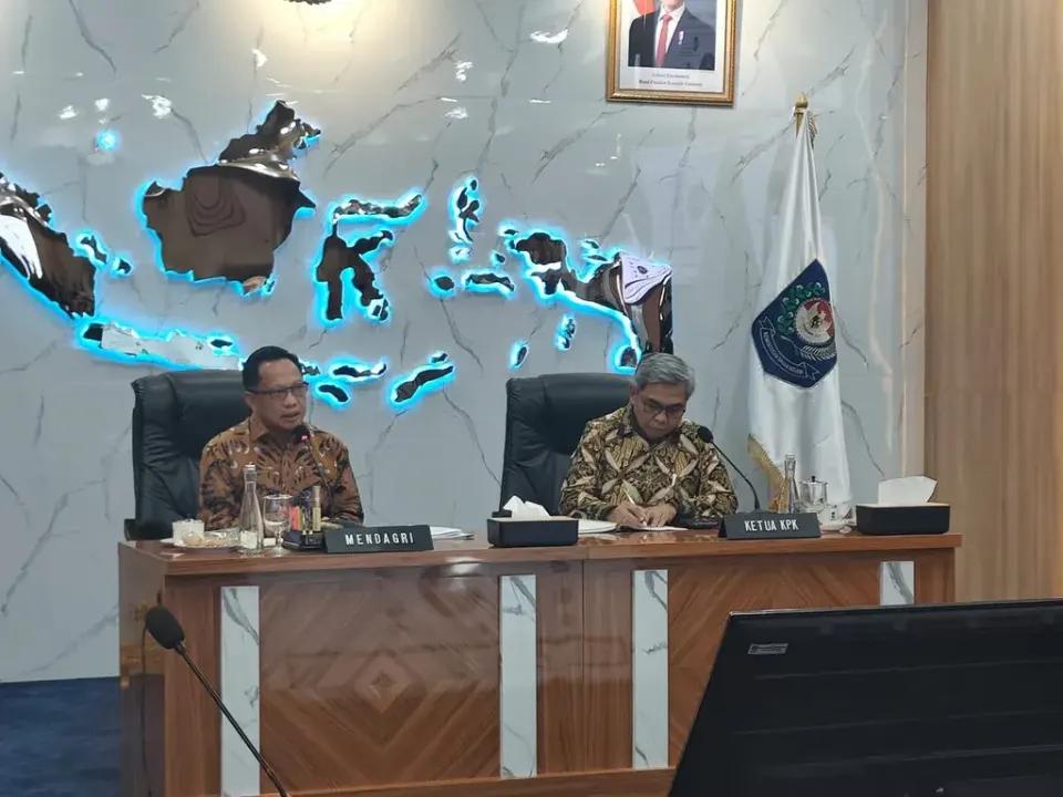 Cengkeraman Bohir Politik di Balik Korupsi Kepala Daerah