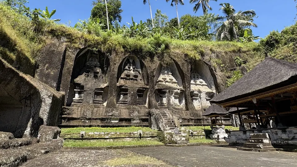 Kisah Sudono Salim dan Ritual Gunung Kawi di Balik Gurita Bisnis Salim Group