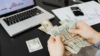 Asing Mulai Balik ke SBN & Saham Bikin Rupiah Makin Strong