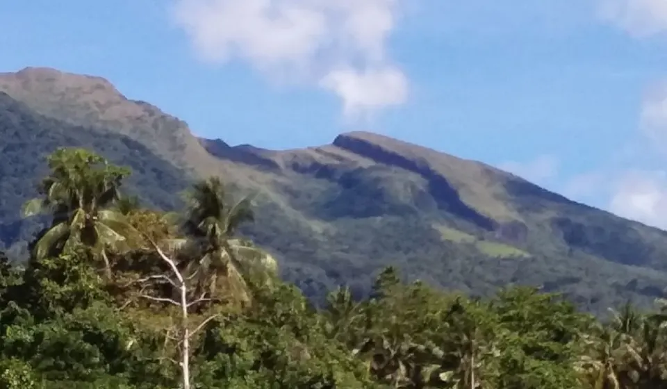 Aktivitas Gunung Awu Didominasi Gempa Vulkanik Dangkal, Status Waspada