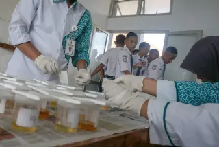 Wacana Tes Urine Massal Siswa SMA dan SMK di Jawa Barat Tuai Sorotan