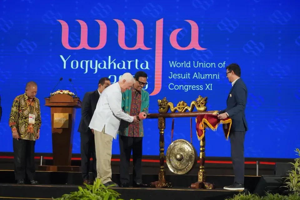 Sultan HB X dan Pater Arturo Sosa Soroti Esensi Kepemimpinan di Kongres XI WUJA Yogyakarta