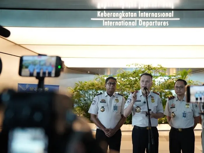 WNA Terdampak Erupsi Diberi Izin Tinggal Darurat dan Bebas Biaya Overstay