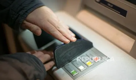 OJK Ungkap Warga Jawa Barat Paling Banyak Jadi Korban Penipuan Online