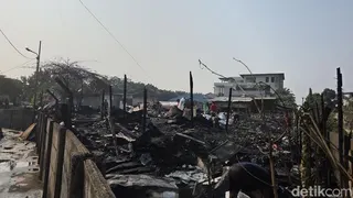 Kebakaran Bedeng di Kedoya Jakbar Padam, Sisakan Puing-puing