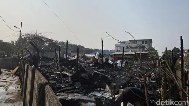 Kebakaran Bedeng di Kedoya Jakbar Padam, Sisakan Puing-puing